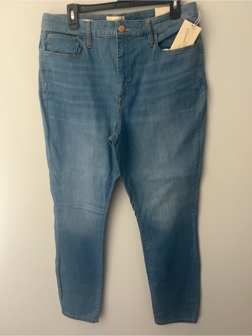 Women’s NWT Universal Thread Skinny Jeans 16/33R
